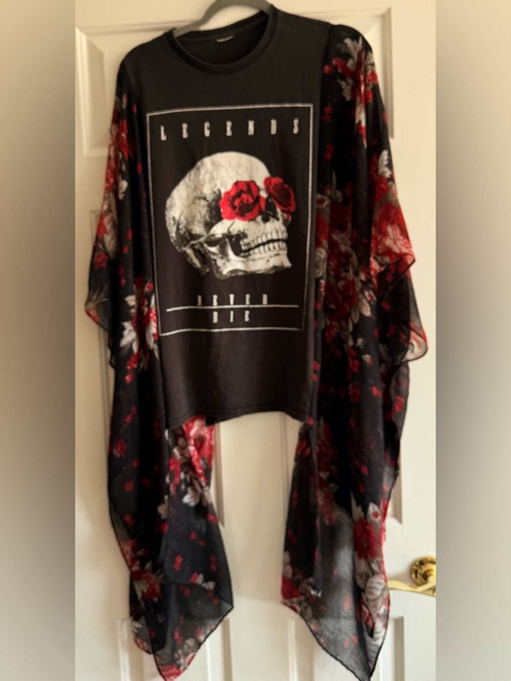 Upcycled Goth Grunge LEGENDS NEVER DIE Skull Roses Poncho Tee Flowy Sleeves OSFM - Picture 2 of 4
